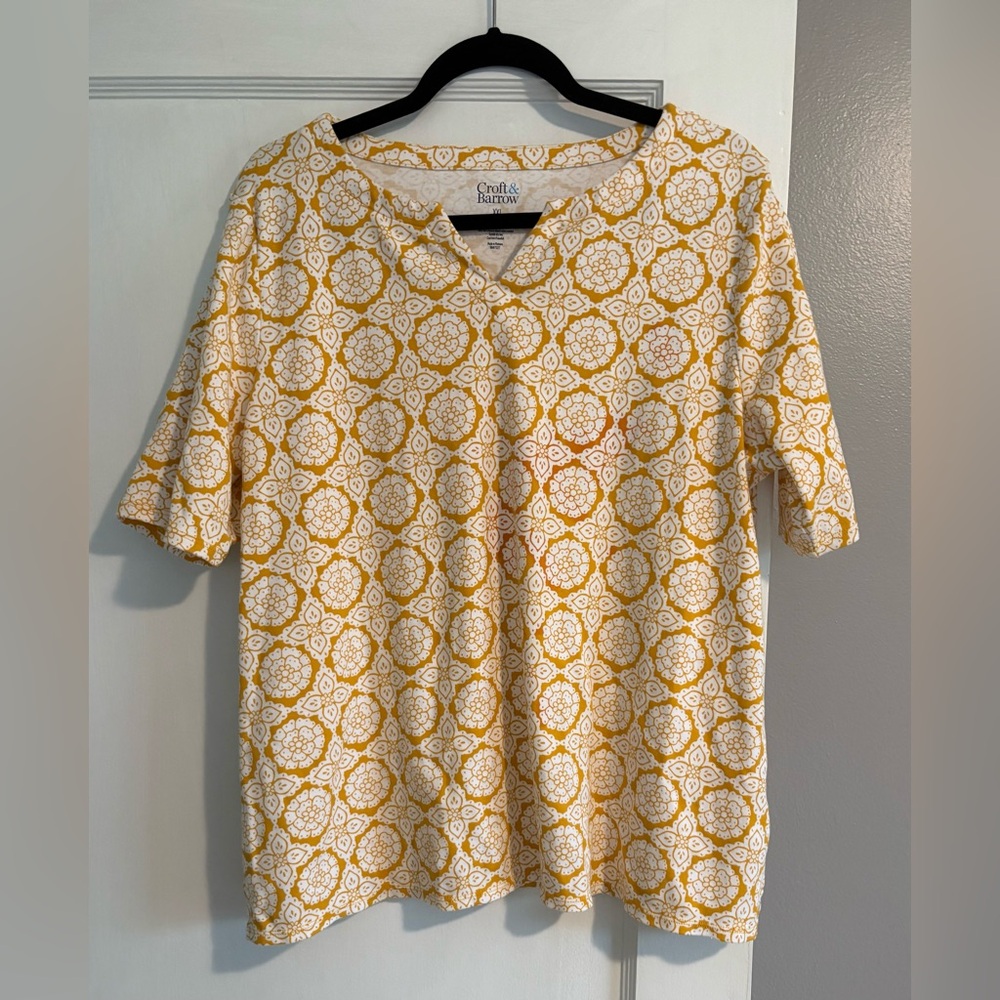 Croft & Barrow Yellow and White Patterned Short Sleeve Top Size XXL